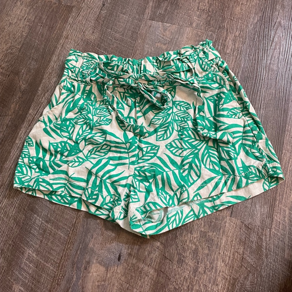 High wasted shorts